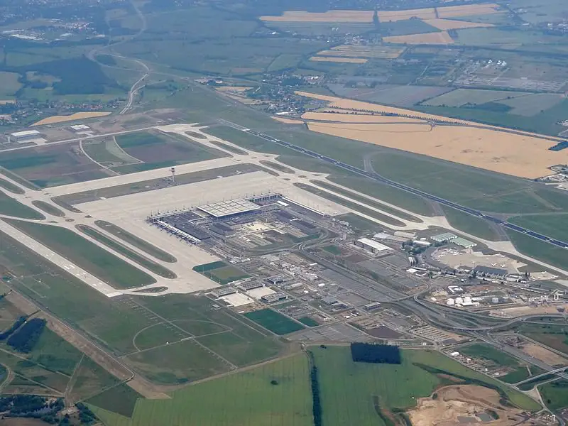 l'inaugurazione del nuovo aeroporto di Berlino