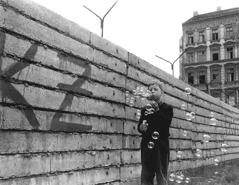 Ikonen - Olaf, der Mauerjunge Foto: Günter Zint/PANFOTO Muro di Berlino
