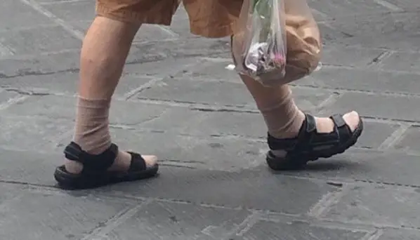 sandali con calzini 2019