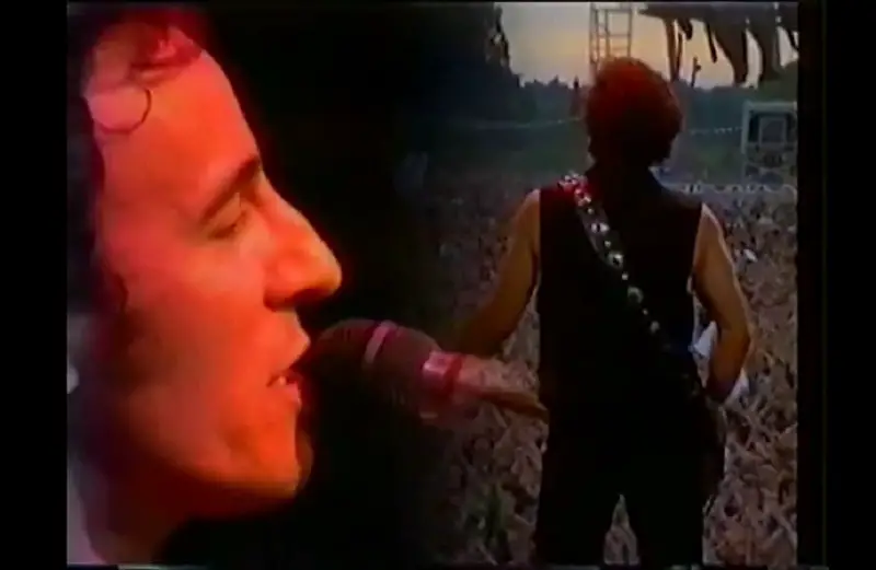 Foto di copertina: © Youtube : "Springsteen - Chimes of freedom - East Berlin 1988"