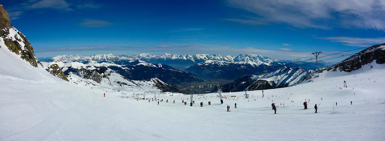 https://pixabay.com/it/panorama-sci-kitzsteinhorn-montagne-2192454/