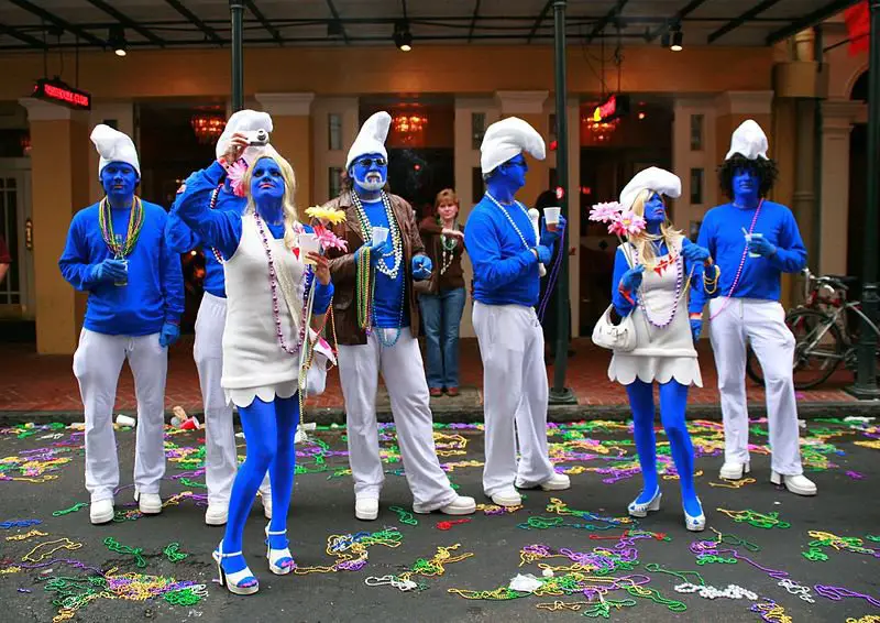 Photo: © Brian Lin - New Orleans Mardi Gras. The blue men & women group. CC 2.0  https://www.flickr.com/photos/24827335@N00