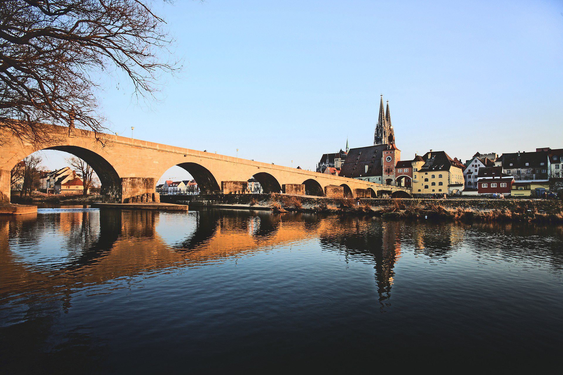 Regensburg, https://pixabay.com/it/photos/regensburg-baviera-germania-2112927/ andreas160578 cc0