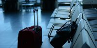 valigia, StelaDi, https://pixabay.com/it/photos/aeroporto-viaggio-viaggiatore-519020/ CC0