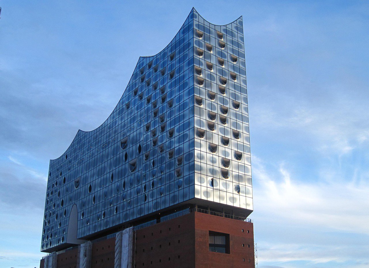 Elbphilharmonie, ASSY, https://pixabay.com/it/photos/elba-philharmonic-hall-hamburg-1161678/, CC0