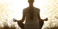 Yoga, https://pixabay.com/it/photos/meditare-meditazione-sereno-1851165/, Pexels, CC0