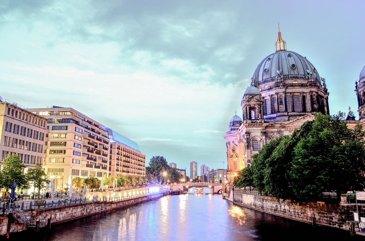 Duomo di Berlino, Kai_Vogel, https://pixabay.com/it/photos/cattedrale-di-berlino-berlino-città-1882397/ CC0