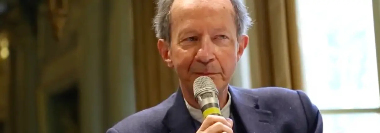 Giorgio Agamben, Screenshot da YouTube https://www.youtube.com/watch?v=wK7nPFpBdOM