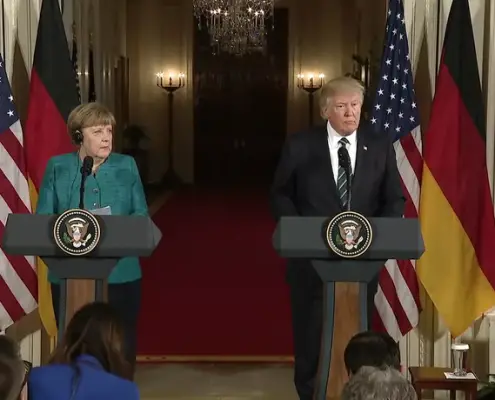 Angela Merkel e Donald Trump da Wikipedia https://en.wikipedia.org/wiki/File:Angela_Merkel_Donald_Trump_2017-03-17.png