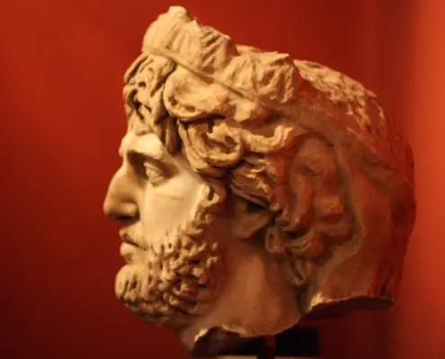 testa romana, Engin_Akyurt / 7280 immagini, https://pixabay.com/it/photos/scultura-testa-busto-ritratto-3703585/ CC0