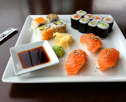 Sushi, ©, https://pixabay.com/get/53e9dc444853b108feda8460825668204022dfe05556704f7d287ed0/sushi-599721_1920.jpg?attachment