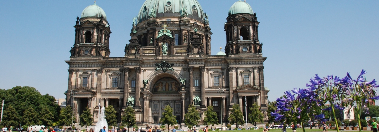 Turisti C MrsBrown on Pixabay https://pixabay.com/de/photos/deutschland-berlin-kirche-religion-1442082/?fbclid=IwAR2GMZ9Vf2cKZJb-Y0sm0z38yuFwNM6laN6onWcFs0ekhmP1s9-7ooiCpH0