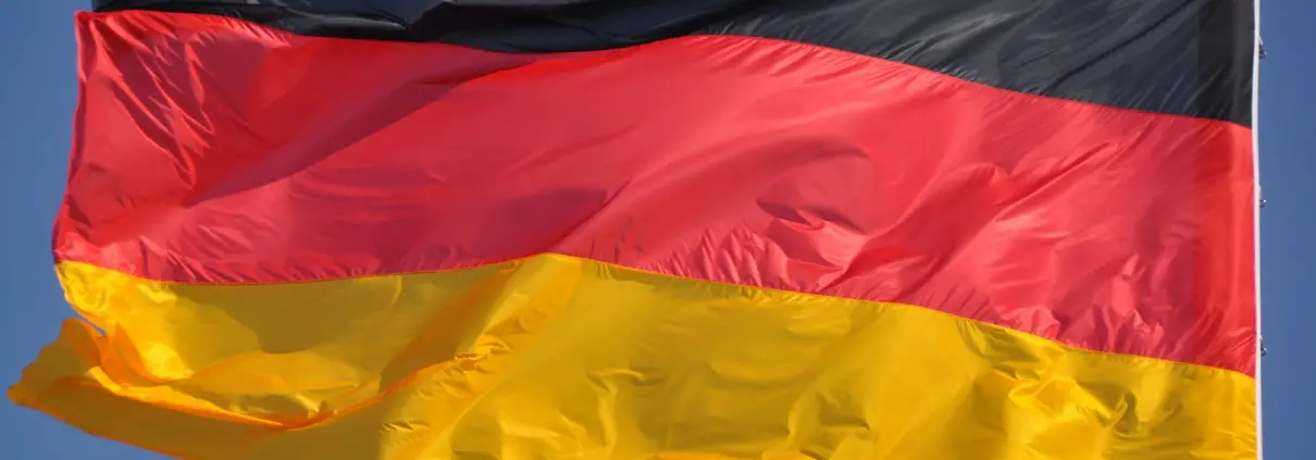 bandiera, ©RalfWieckhorst, https://pixabay.com/it/photos/tedesco-bandiera-germania-1016362/