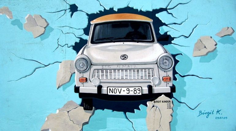 Trabant, ©https://pixabay.com/it/photos/graffiti-muro-di-berlino-wall-trabi-745071/