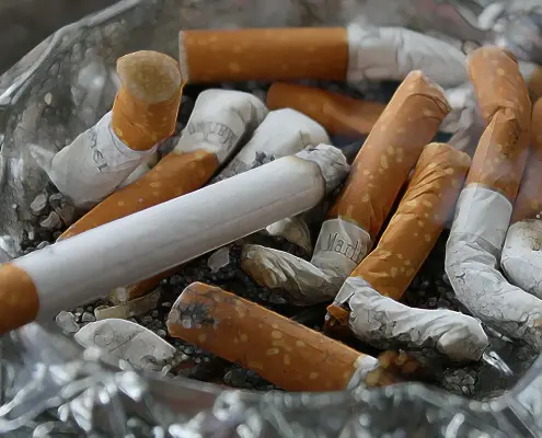 fumo, ©geralt, https://pixabay.com/it/photos/sigarette-cenere-inclinazione-83571/