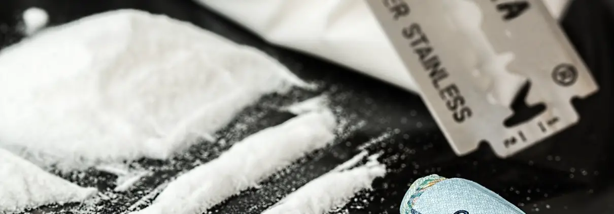 drugs, ©Steve Buissinne, https://pixabay.com/it/photos/farmaci-cocaina-utente-908533/