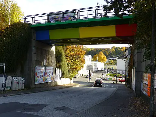 https://en.wikipedia.org/wiki/Lego-Brücke?fbclid=IwAR04c0_p6wkuJsz4kWUkQJ9-o3AAXWDVMw6srqLKWjHelFuPedaS4Oi5BNU#/media/File:Legobrücke_Wuppertal_1.jpg