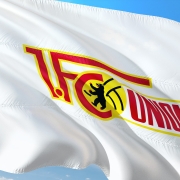 https://pixabay.com/it/photos/bandiera-logo-gioco-del-calcio-2-2974194/