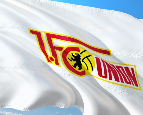 https://pixabay.com/it/photos/bandiera-logo-gioco-del-calcio-2-2974194/