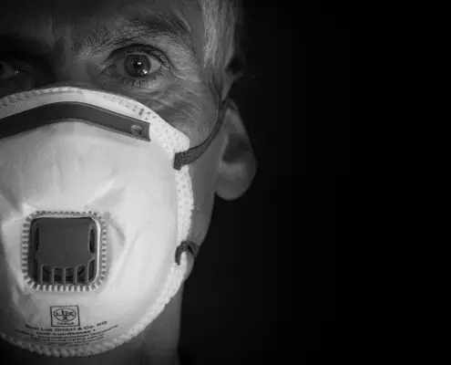 https://pixabay.com/it/photos/mascherina-virus-pandemia-4934337/