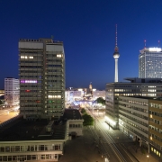 https://pixabay.com/it/photos/berlino-hotel-alexanderplatz-951616/