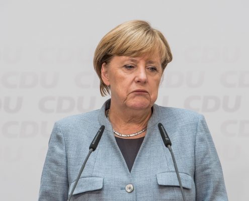 Merkel Angela https://pixabay.com/photos/merkel-angela-angela-merkel-berlin-3464284/ CC0