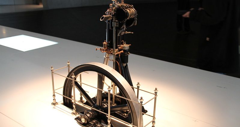 Motore a gasolio di Rudolf Diesel da Filckr ©Pilot_Micha CC BY-NC 2.0 https://www.flickr.com/photos/pilot_michael/5114381834/