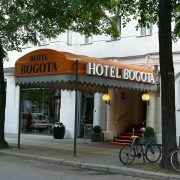 https://commons.wikimedia.org/wiki/File:Charlottenburg_Schlüterstraße_Hotel_Bogota-002.JPG