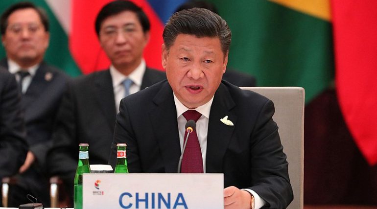 Xi Jinping, presidente della Repubblica Popolare Cinese ad una conferenza, https://commons.wikimedia.org/wiki/File:Xi_Jinping_(2017-07-07).jpg, foto di http://www.kremlin.ru/ CC4.0,