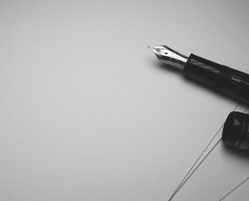 Scrittura © Pixabay https://pixabay.com/de/photos/schreiben-kugelschreiber-ink-pen-4746345/