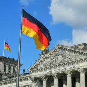 Germania Pixabay CC0 https://pixabay.com/it/photos/reichstag-il-volke-tedesco-germania-324982/