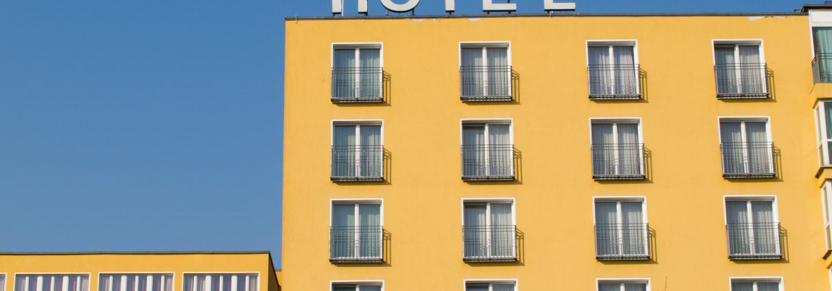 Hotel a Berlino @Carolina Munemasa/Unsplash https://unsplash.com/photos/Jfu5byk0pnE