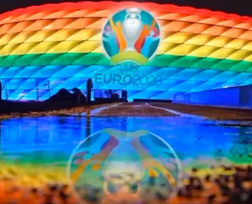 Allianz Arena Monaco - LGBTQ+ Screenshot da YouTube https://www.youtube.com/watch?v=Eg124FLOnAk