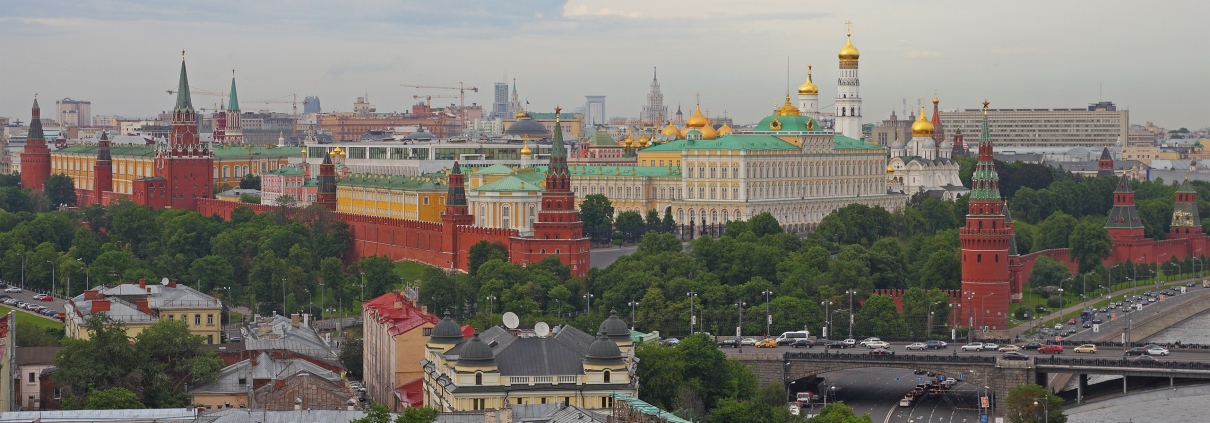 Cremlino - Mosca ©A. Savin da Wikipedia CC3.0 https://it.wikipedia.org/wiki/Cremlino_di_Mosca#/media/File:Moscow_05-2012_Kremlin_22.jpg
