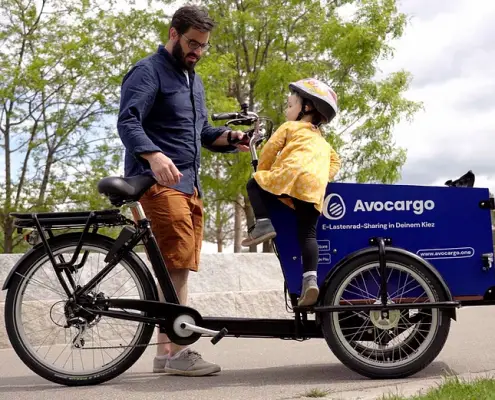 Servizio di cargo-bike offerto da Avocargo, dal loro sito https://www.avocargo.one/,