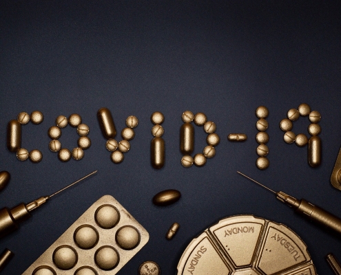 covid https://pixabay.com/it/photos/coronavirus-covid-medicina-pillole-4932607/