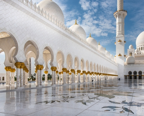 Moschea https://pixabay.com/it/photos/moschea-abu-dhabi-viaggio-bianco-615415/