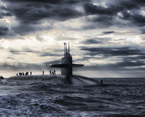 Sottomarino https://pixabay.com/it/photos/sottomarino-mare-silhouette-sub-168884/