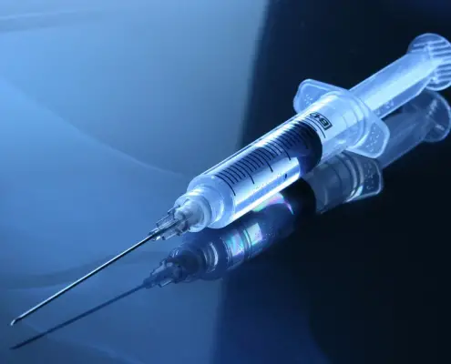 Quarta dose Vaccini, fake news © CC0 Public Domain https://www.maxpixel.net/Vaccine-Vaccination-Needle-Medical-Syringe-5835701