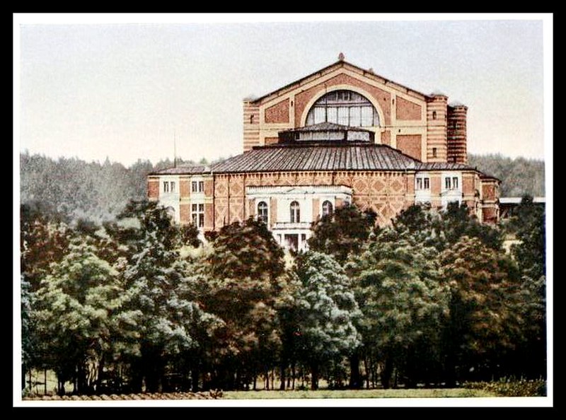 Il Festspielhaus sulla collina di Bayreuth ©CharmaineZoe's Marvelous Melange da Flickr CC2.0 https://www.flickr.com/photos/charmainezoe/5737235749