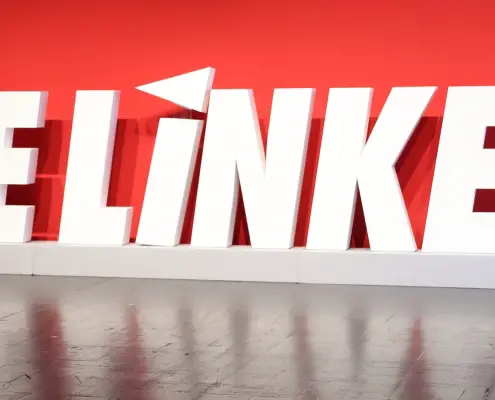 DIE LINKE copyright SANDRO HALANK https://upload.wikimedia.org/wikipedia/commons/5/51/2018-06-08_Bundesparteitag_Die_Linke_2018_in_Leipzig_by_Sandro_Halank%E2%80%93006.jpg CC 3.0