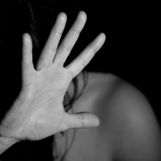 Aggressione contro donna, Nino Carè da Pixabay CC0
