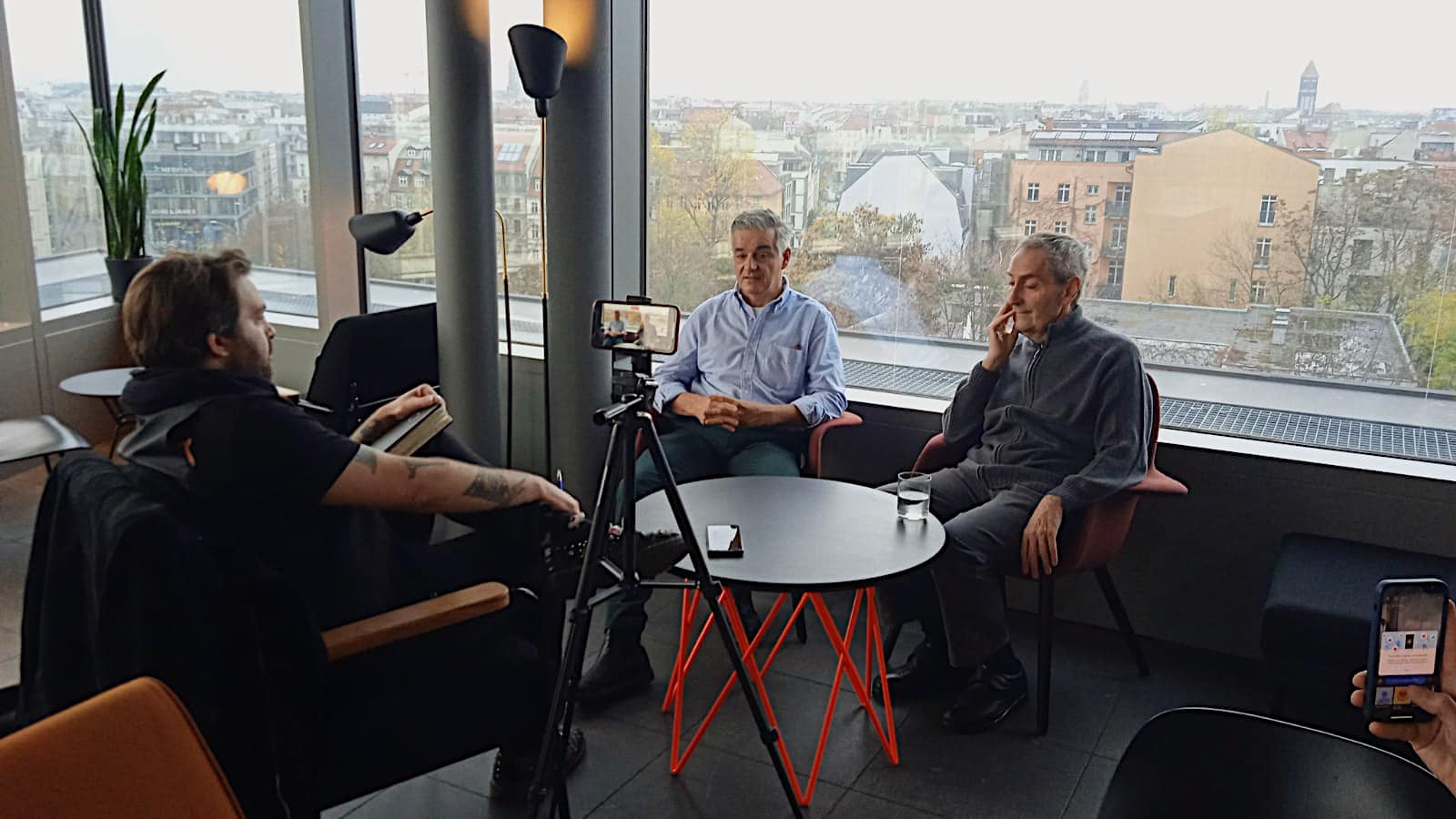 Berlino Magazine intervista Filippo Vendemmiati e Franco Grillini in occasione della presentazione di "Let's Kiss" a Berlino
