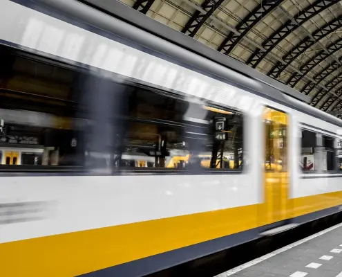 Lavori sulla metropolitana di Berlino, presa da https://pixabay.com/it/photos/treno-velocità-in-transito-3714601/ CC0