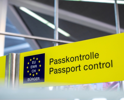 Sistema controllo passaporti UE, Daniel Schludi da Unsplash CC0