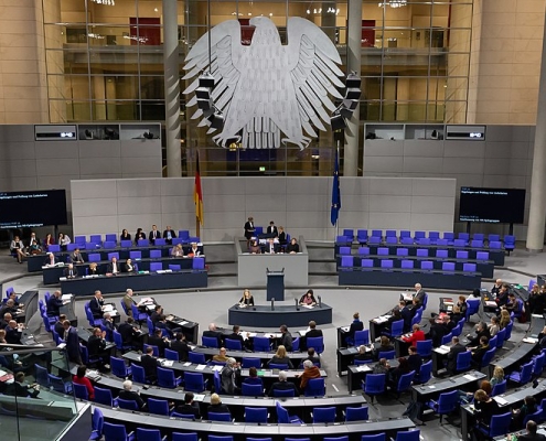 Parlamento tedesco - Bundestag https://commons.wikimedia.org/wiki/File:2020-02-13_Deutscher_Bundestag_IMG_3438_by_Stepro.jpg