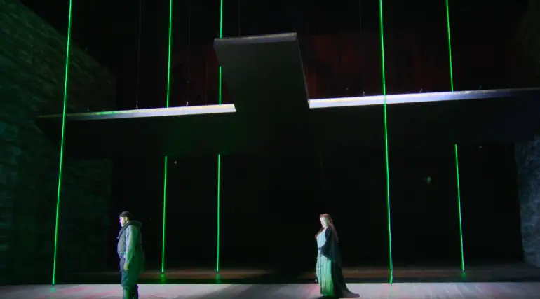 Lohengrin alla Deutsche Oper Berlin, Screenshot da YouTube https://www.youtube.com/watch?v=jYjQe7Dx_Ik
