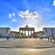 Eventi a Berlino ©Danor https://pixabay.com/de/photos/tor-statue-geb%c3%a4ude-monument-6746517/