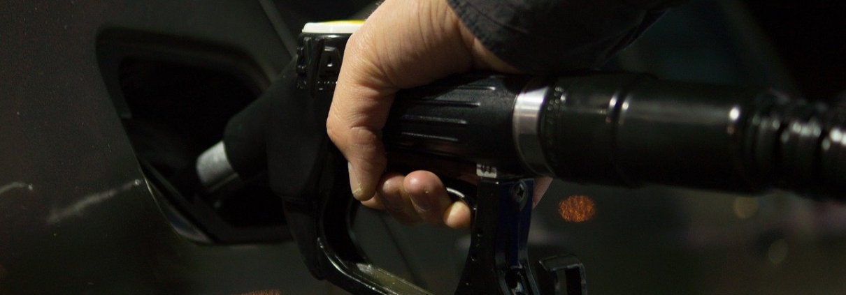 Carburante Benzina ©Skitterphoto da Pixabay https://pixabay.com/it/photos/benzina-diesel-gas-996617/