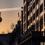 Notizie della settimana - Berlino ©wal_172619 da Pixabay https://pixabay.com/it/photos/torre-della-tv-costruzione-serata-6139241/